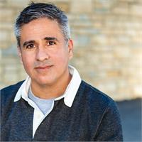 PulflTbSaKNHTSxNaTAA_MarkValdez Headshot 19-T.jpg